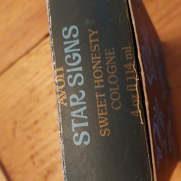 Vintage Avon Leo Sweet Honesty Perfume Bottle Watch  Kate Emerson Books - Picture 5 of 10